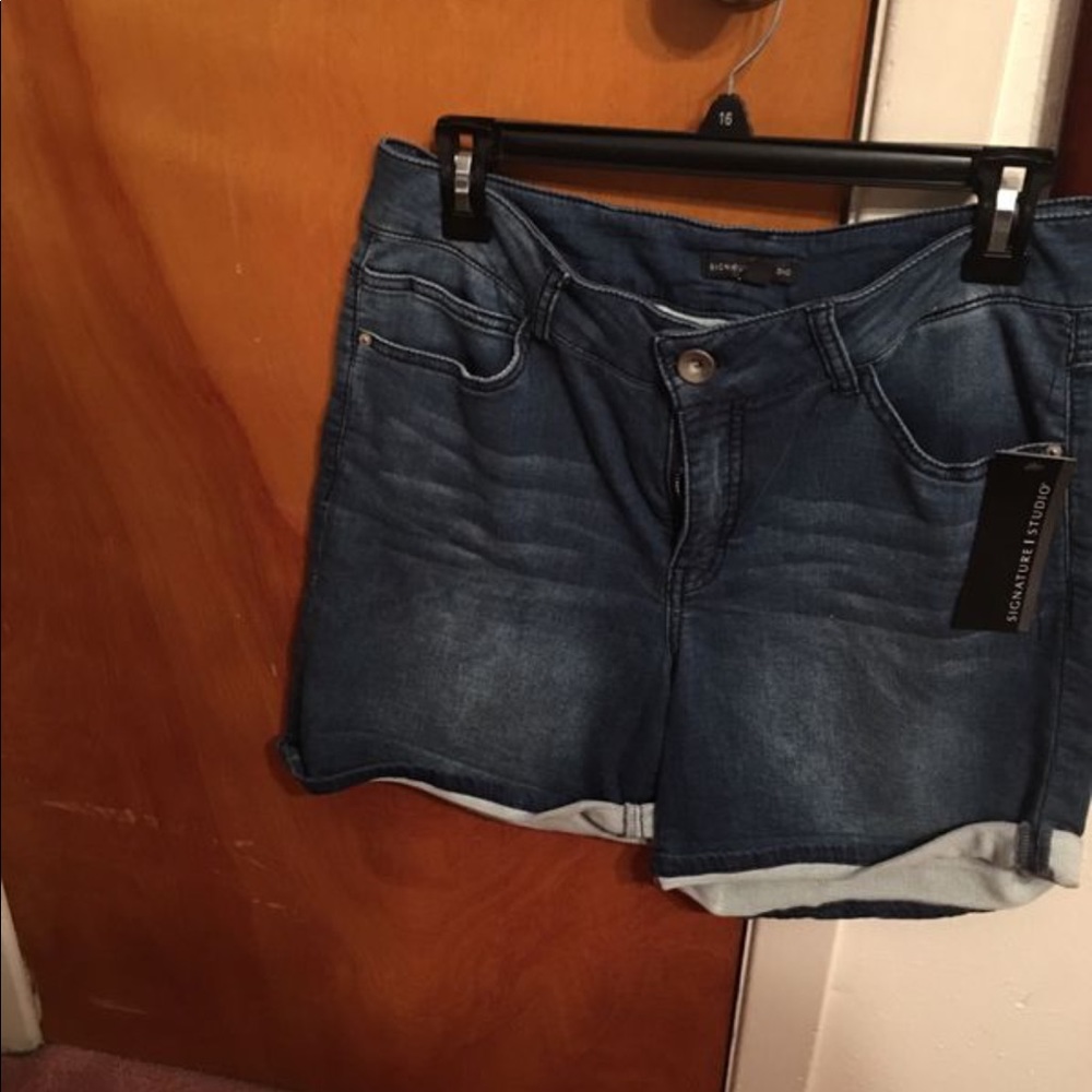 High waist shorts.